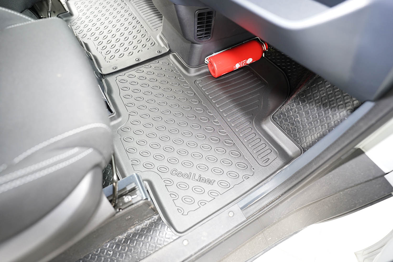 Car mats suitable for Maxus eDeliver 3 2021-present Cool Liner PE/TPE rubber (MAX1E3FM-C) (3)