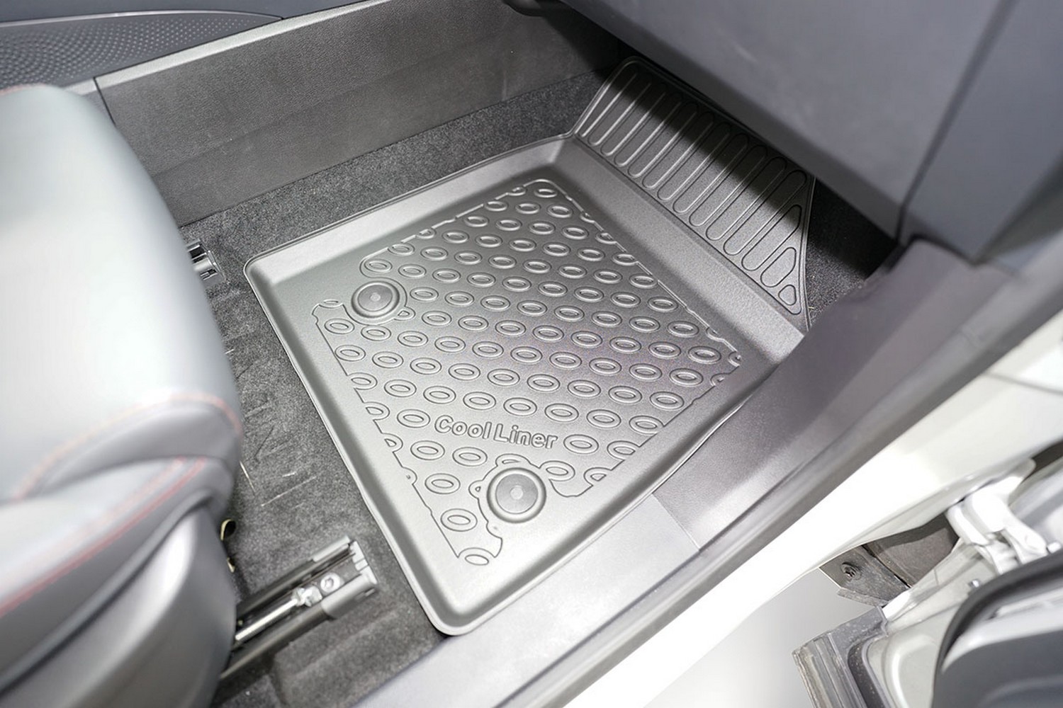 Car mats suitable for Maxus Euniq 6 (D60) 2023- Cool Liner PE/TPE rubber (MAX1EUFM-C) (3) Car mats suitable for Maxus Euniq 6 (D60) 2023- Cool Liner PE/TPE rubber (MAX1EUFM-C) (3)