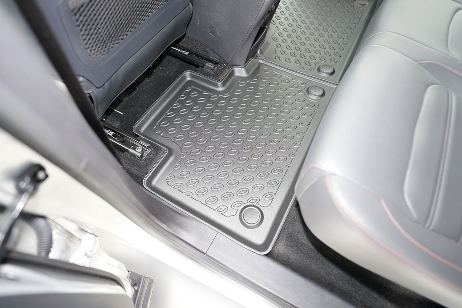 Car mats suitable for Maxus Euniq 6 (D60) 2023- Cool Liner PE/TPE rubber (MAX1EUFM-C) (4) Car mats suitable for Maxus Euniq 6 (D60) 2023- Cool Liner PE/TPE rubber (MAX1EUFM-C) (4)