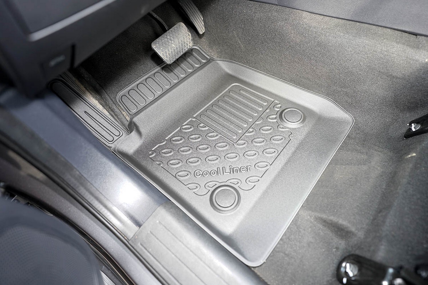 Car mats suitable for Maxus T90 2021-present pickup Cool Liner PE/TPE rubber (MAX1T9FM-C) (2) Car mats suitable for Maxus T90 2021-present pickup Cool Liner PE/TPE rubber (MAX1T9FM-C) (2)