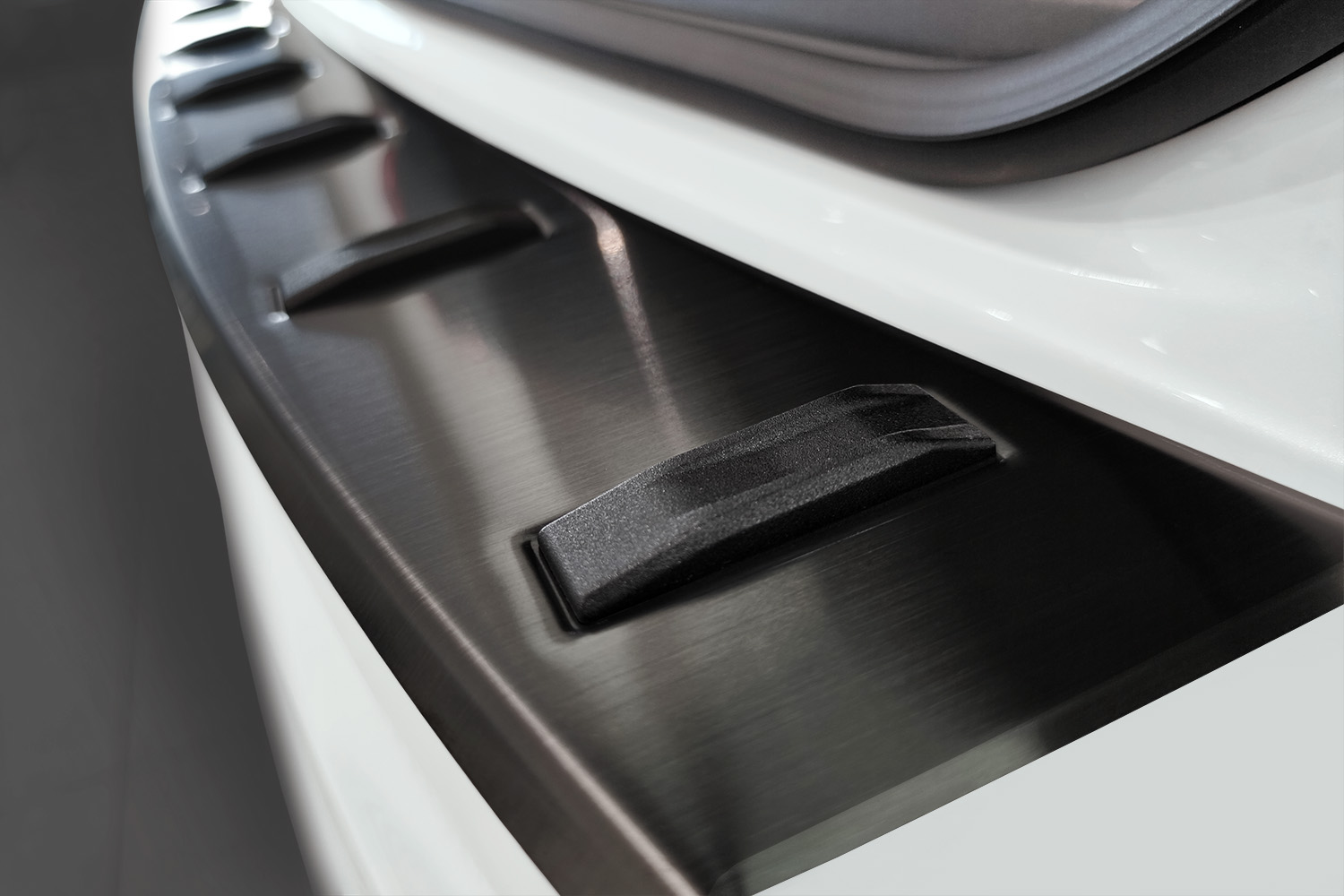 Rear bumper protector Mazda6 (GJ-GL) 2012-present wagon stainless steel anthracite - Strong (5)