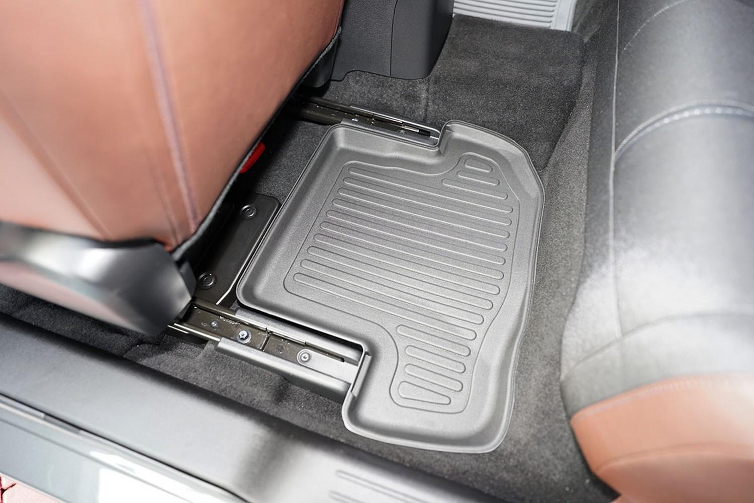 AZUGA Auto-Fußmatten Hohe Gummi-Fußmatten passend für Mazda MX-30 ab 2020  4-tlg., für Mazda MX-30 SUV
