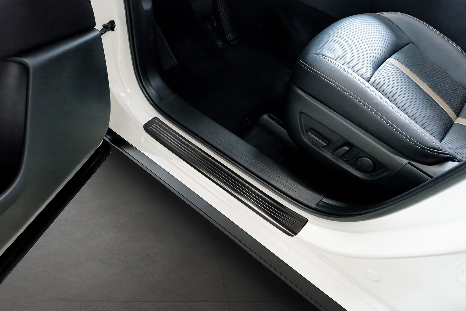Door sill plates suitable for Mazda CX-80 2024-present stainless steel brushed anthracite 4 pieces