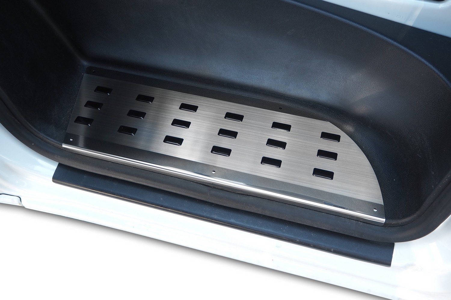 Seuils de portes intérieure convient à Mercedes-Benz Sprinter (W910) 2018-présent acier inox brossé - portes avant