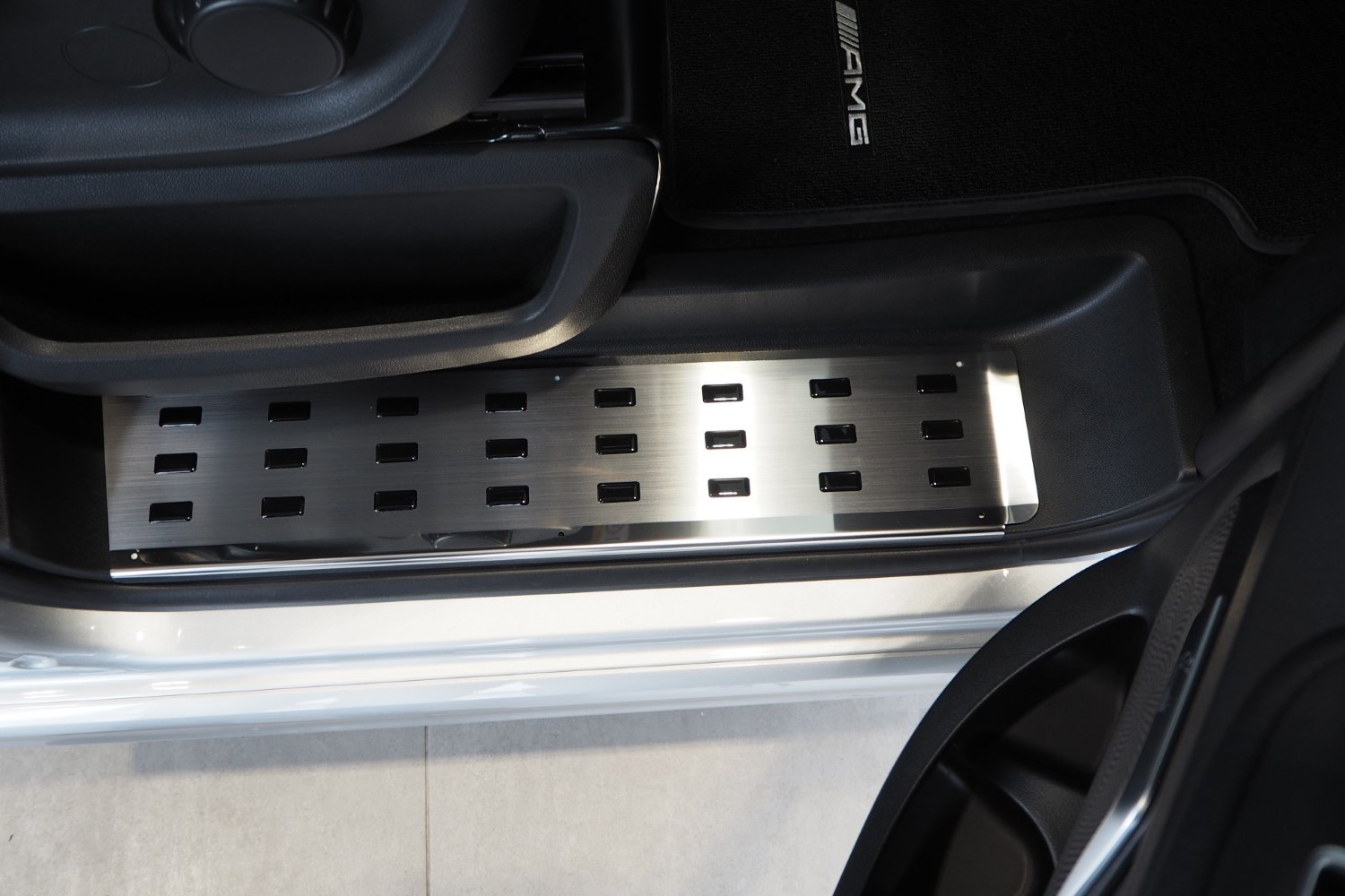 Inner door sill plates suitable for Mercedes-Benz Vito - V-Class (W447) 2014-present stainless steel brushed - front doors