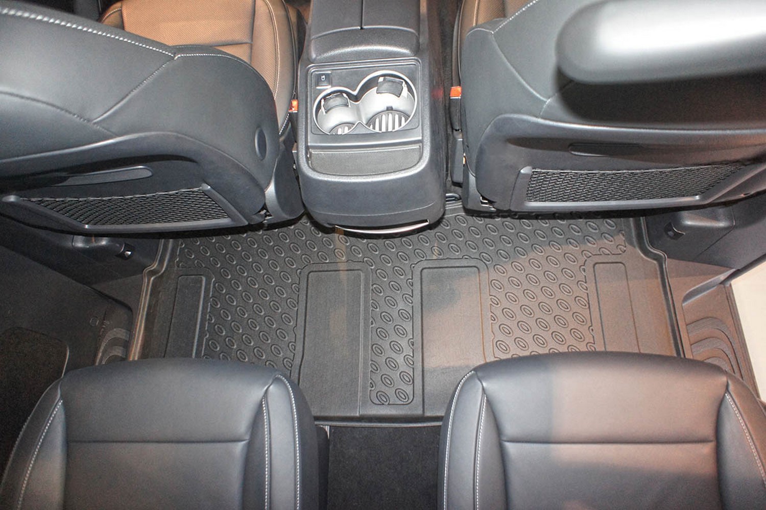 Car mats suitable for Mercedes-Benz Vito - V-Class (W447) 2014-present Cool Liner PE/TPE rubber (MB14VIFM-C) (2)