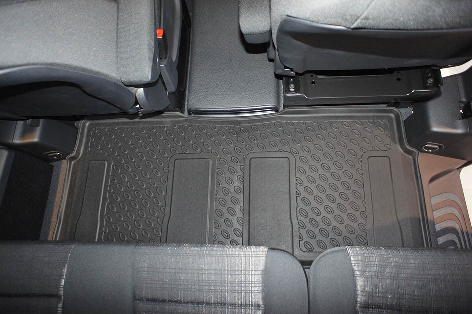 Car mats suitable for Mercedes-Benz Vito - V-Class (W447) 2014-present Cool Liner PE/TPE rubber (MB14VIFM-C) (5)