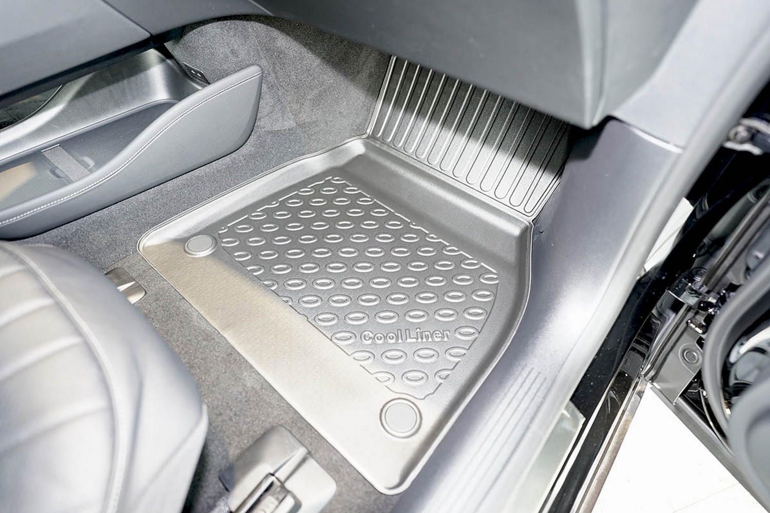 Car mats suitable for Mercedes-Benz EQS (V297) 2021-present Cool Liner PE/TPE rubber (MB1QSFM-C) (3) Car mats suitable for Mercedes-Benz EQS (V297) 2021-present Cool Liner PE/TPE rubber (MB1QSFM-C) (3)
