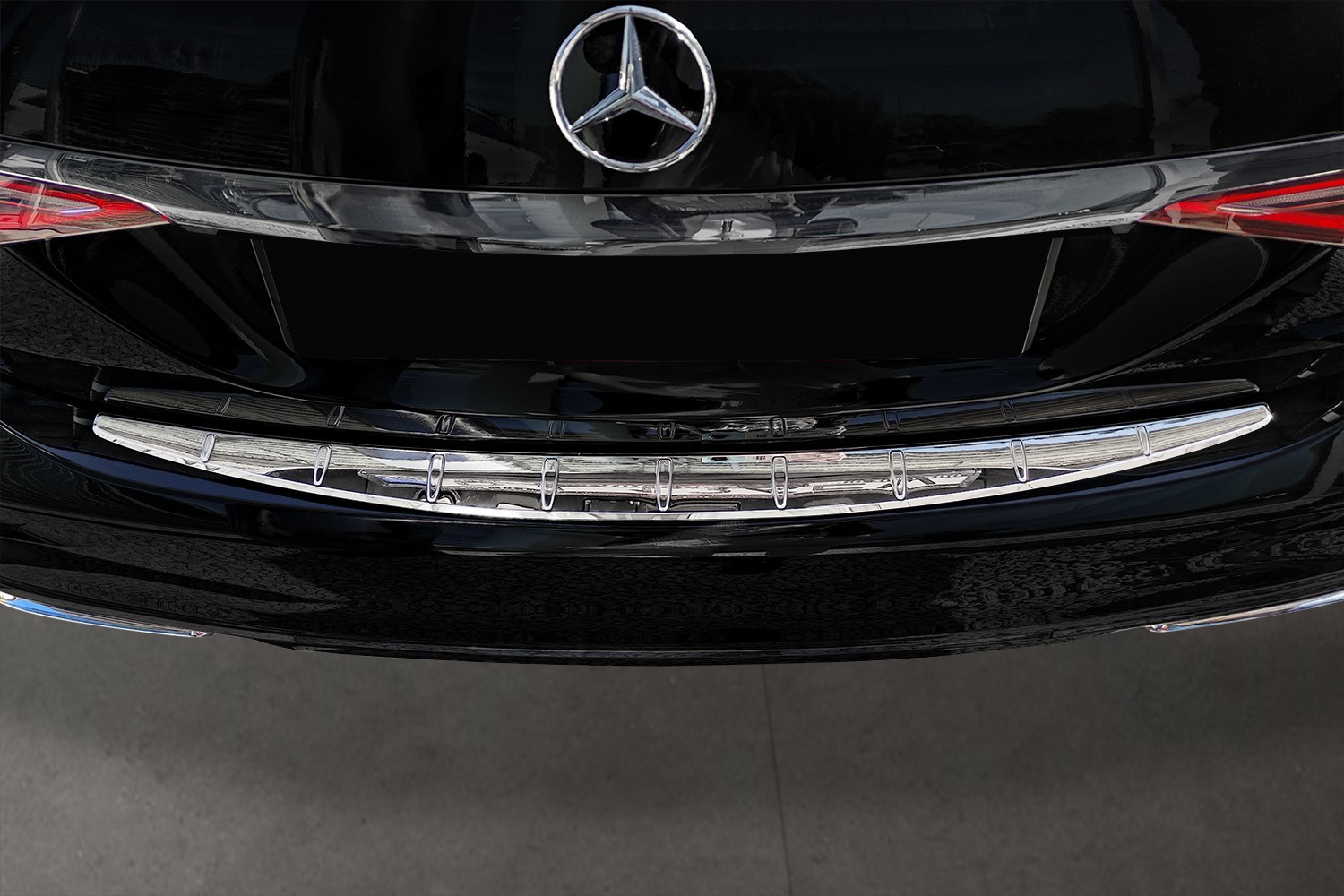 Protection de seuil de coffre Mercedes-Benz Classe S (W223) 2020-présent 4 portes tricorps acier inox brillant