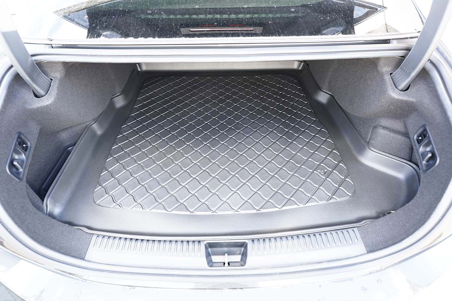 Boot mat suitable for Mercedes-Benz E-Class (W214) 2023-present 4-door saloon Guardliner anti slip PE/TPE rubber (MB23EKTM-G) 