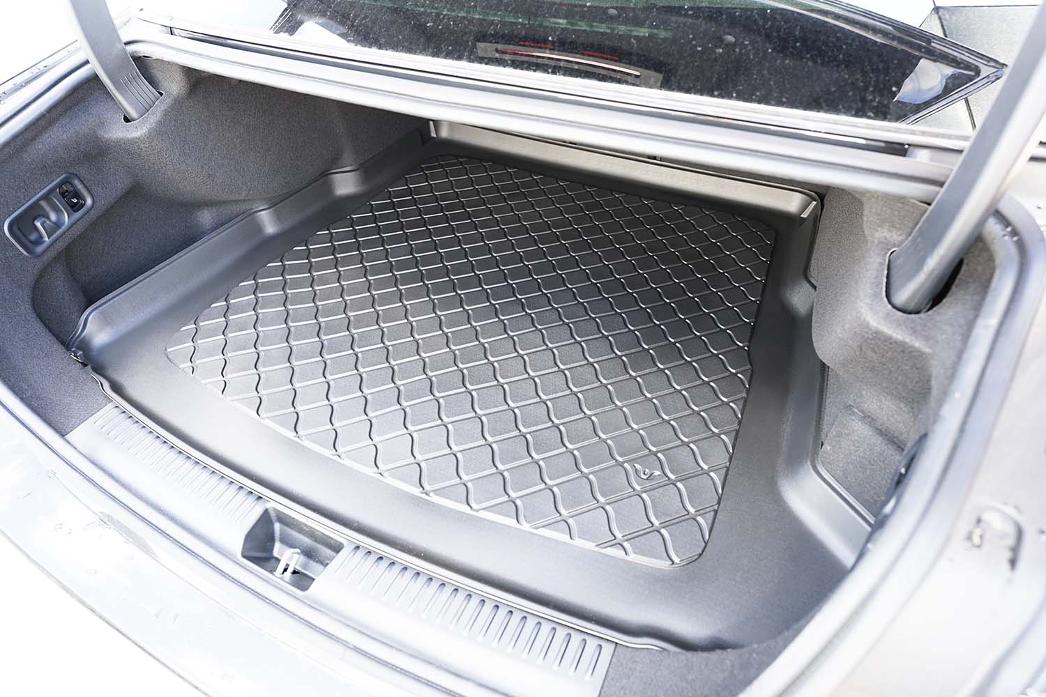 Boot mat suitable for Mercedes-Benz E-Class (W214) 2023-present 4-door saloon Guardliner anti slip PE/TPE rubber (MB23EKTM-G) 