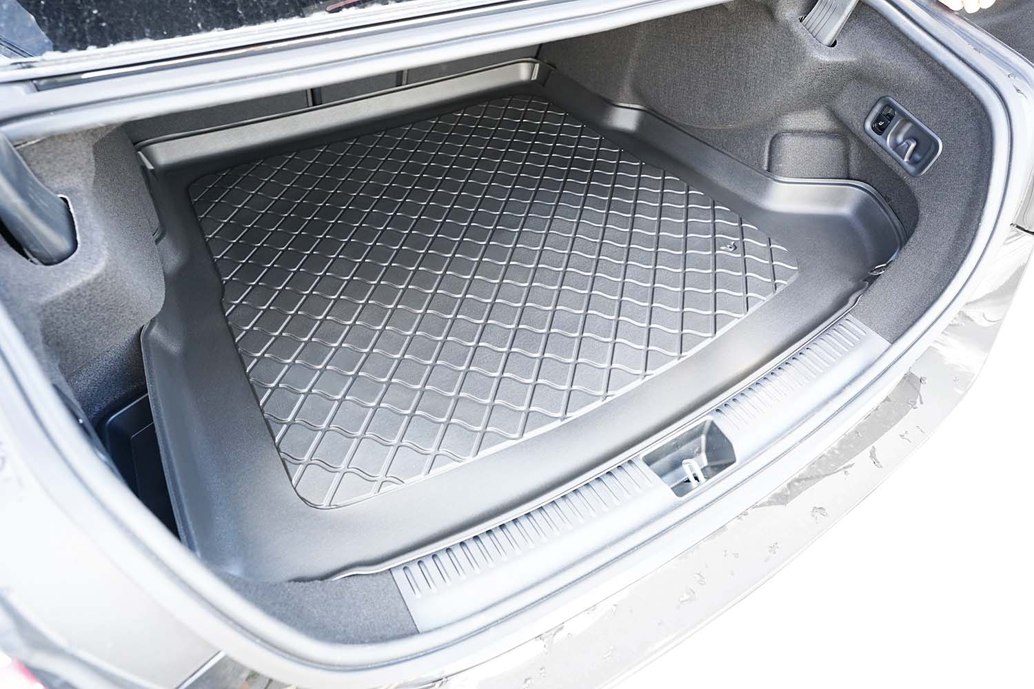 Boot mat suitable for Mercedes-Benz E-Class (W214) 2023-present 4-door saloon Guardliner anti slip PE/TPE rubber (MB23EKTM-G) 