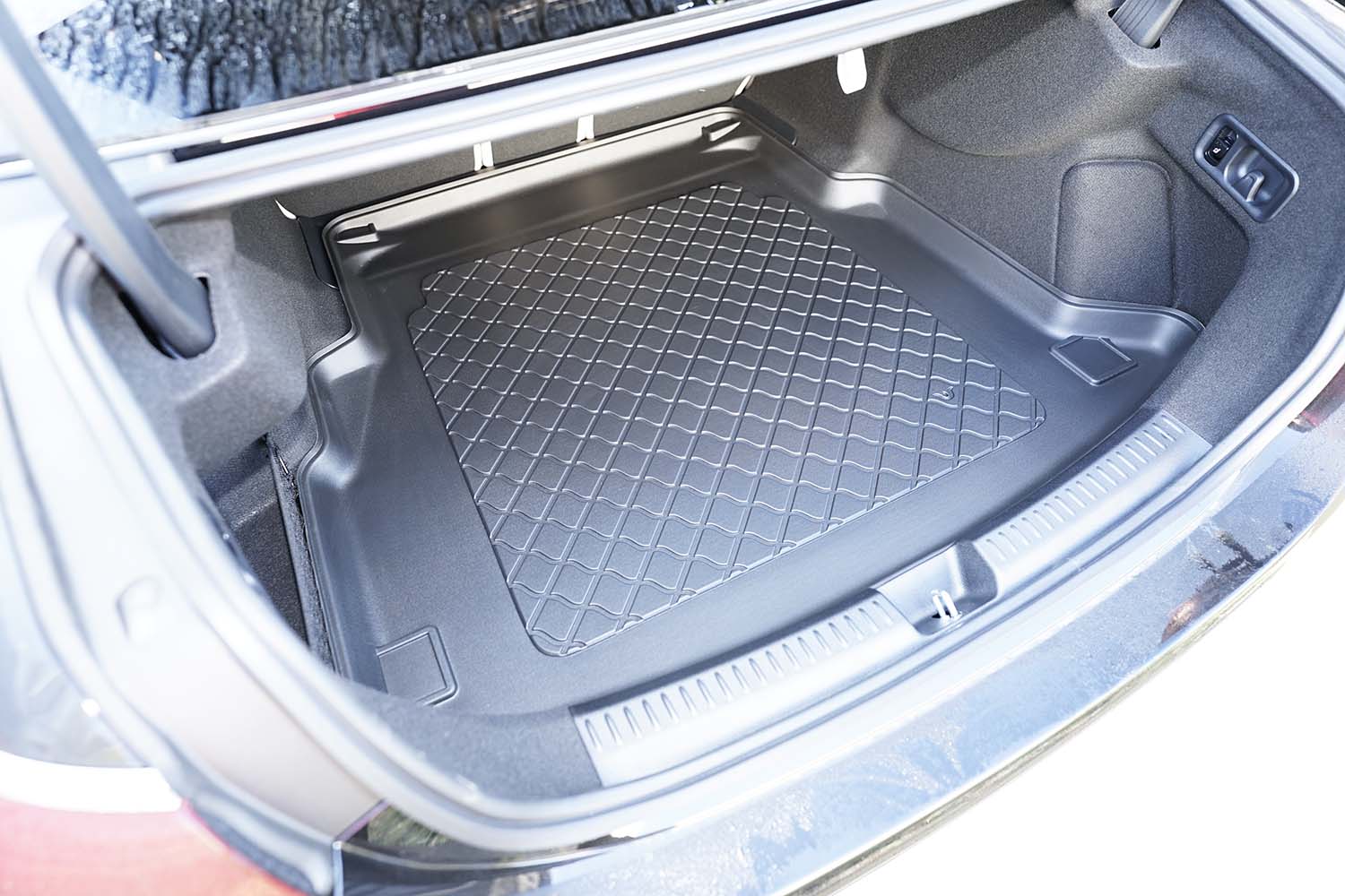 Boot mat suitable for Mercedes-Benz E-Class (W214) 2023-present 4-door saloon Guardliner anti slip PE/TPE rubber (MB24EKTM-G) 