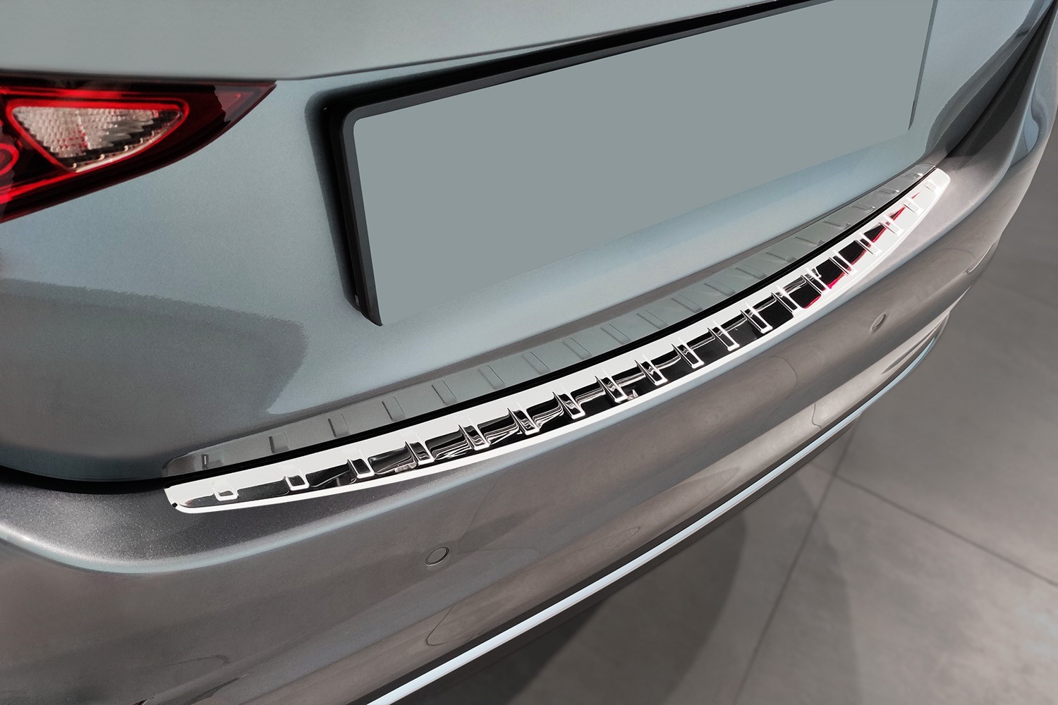 Protection de seuil de coffre convient à Mercedes-Benz Classe C (W206) 2021-présent 4 portes tricorps acier inox brillant