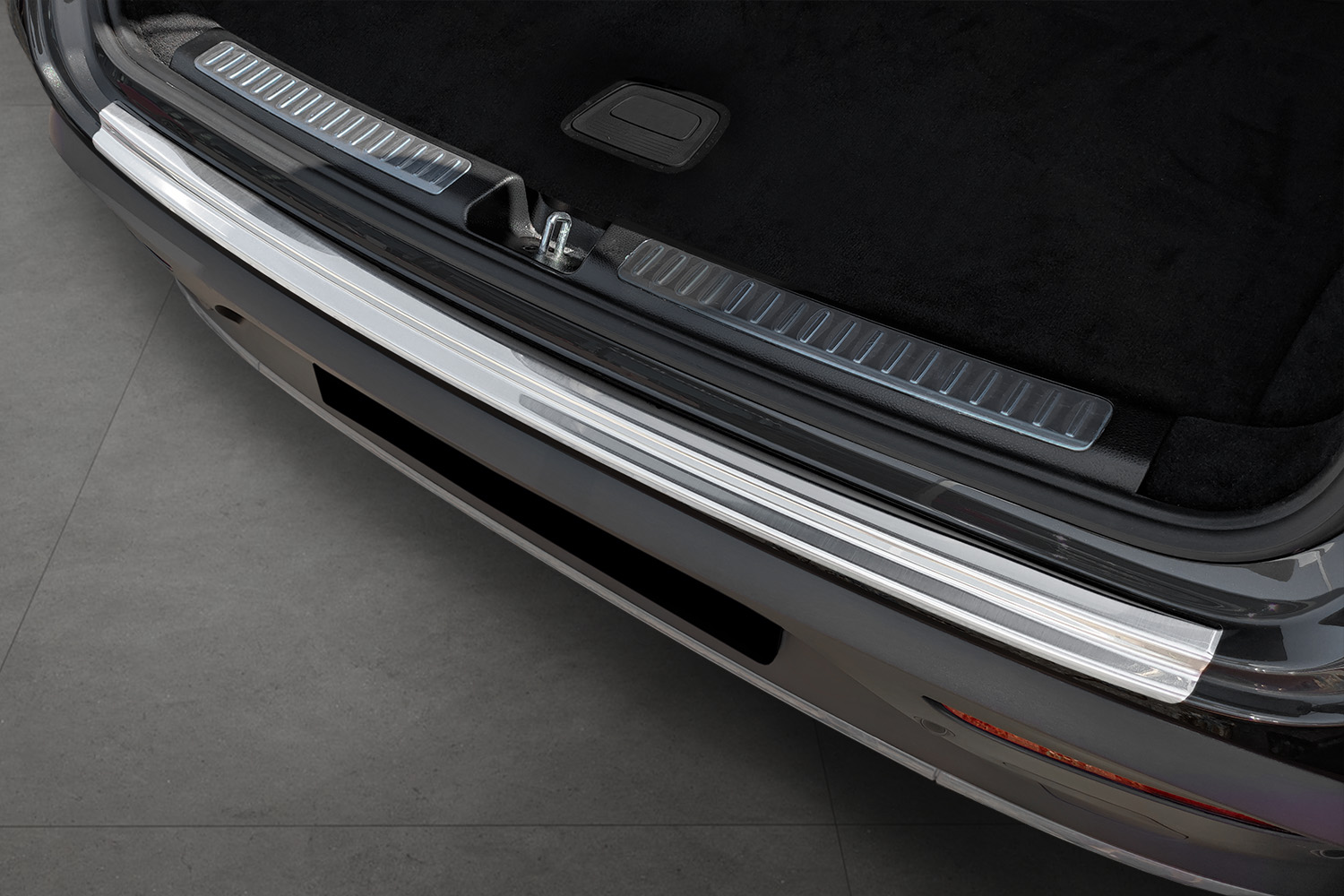 Protection de seuil de coffre Mercedes-Benz EQC (N293) 2019-2023 acier inox brossé