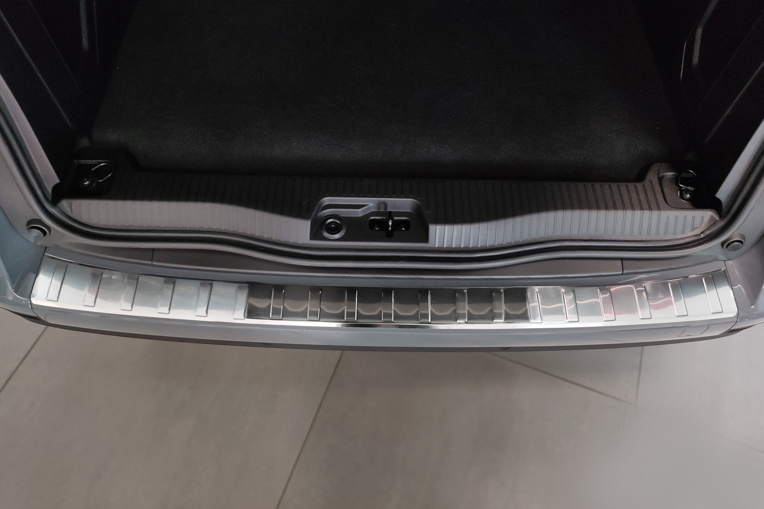 Rear bumper protector Mercedes-Benz Citan Tourer (W420) 2021-present stainless steel (3) Rear bumper protector Mercedes-Benz Citan Tourer (W420) 2021-present stainless steel (3)