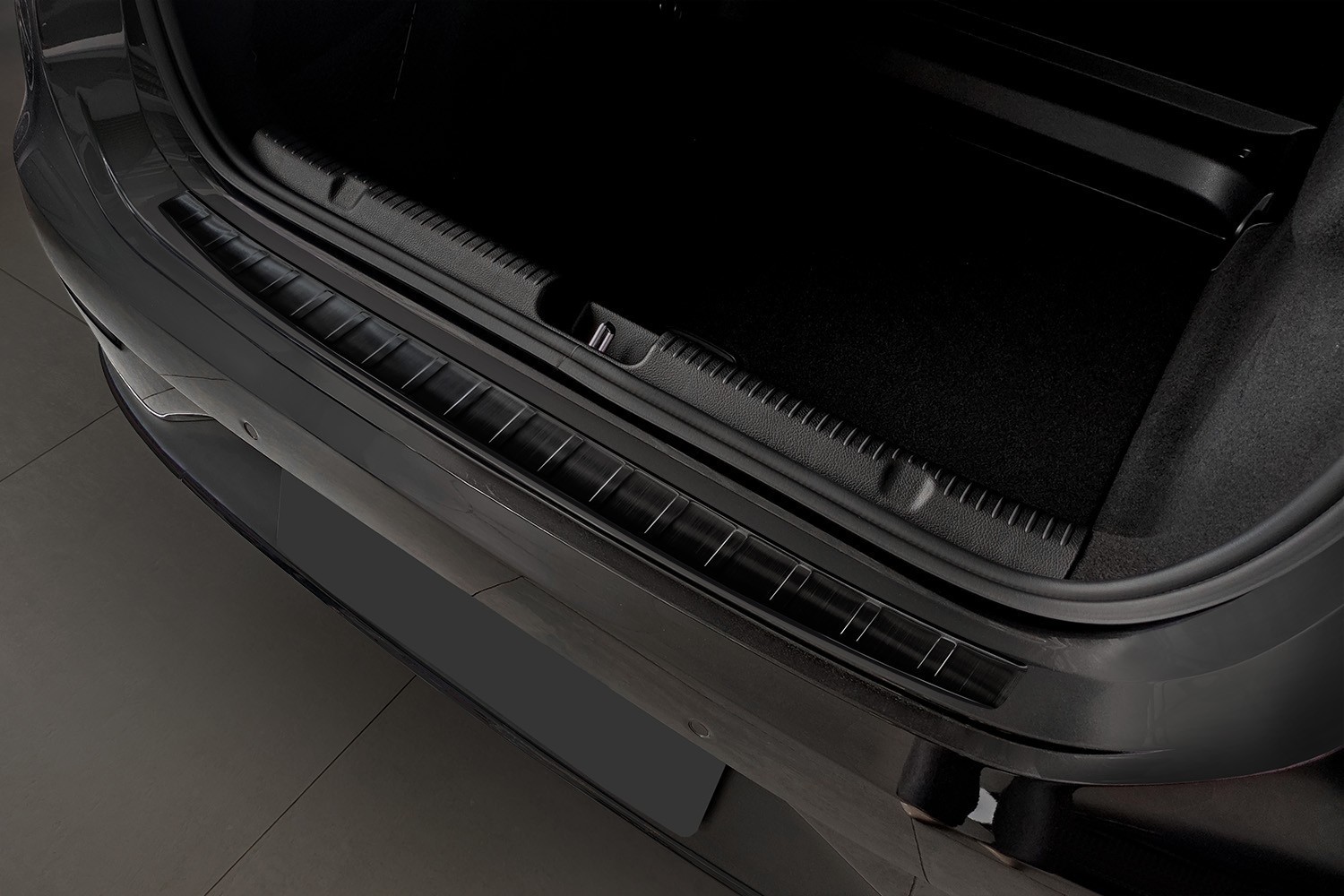 Protection de seuil de coffre convient à Mercedes-Benz EQE (V295) 2022-présent 4 portes tricorps acier inox brossé anthracite