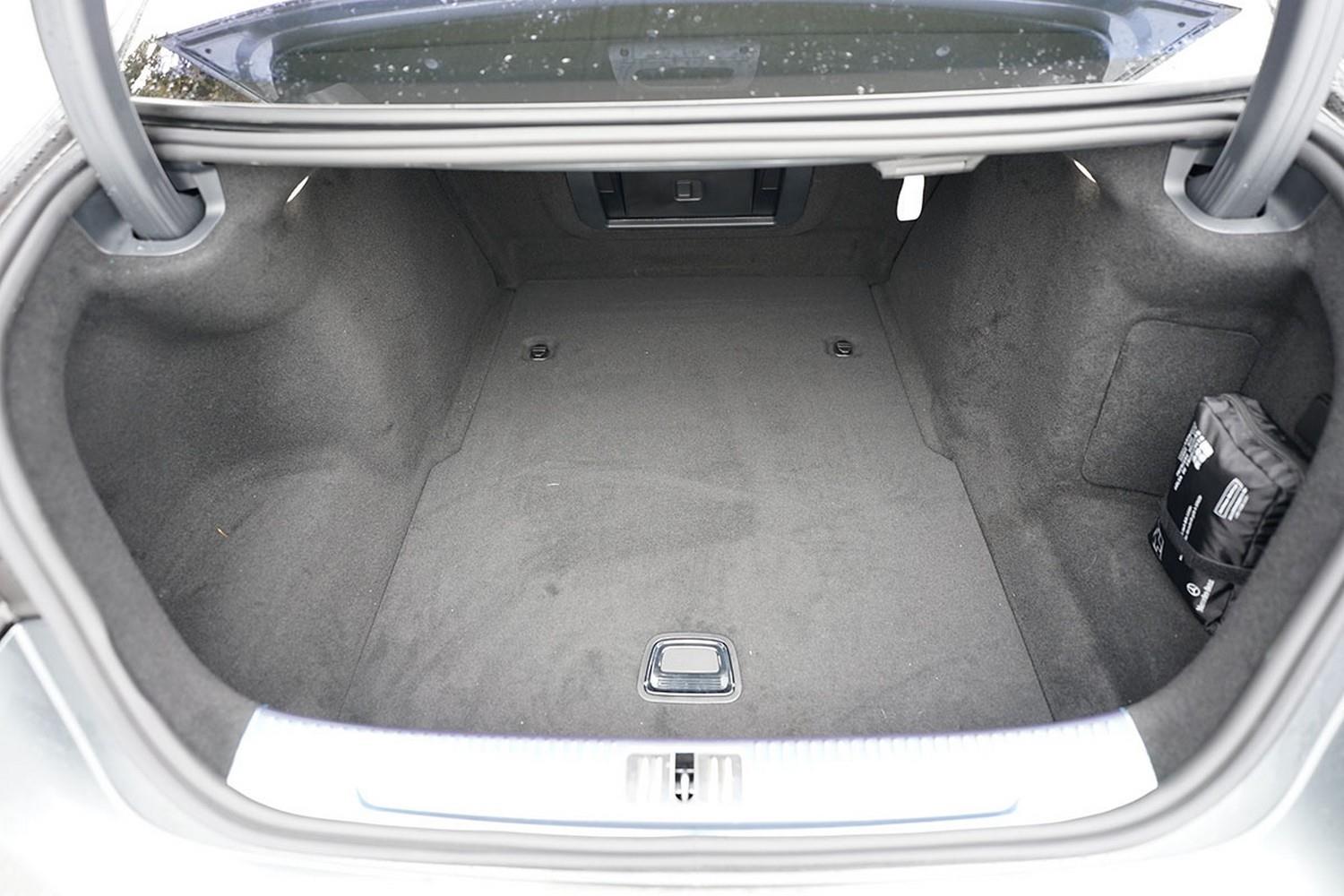 Mercedes W220 S-Klasse Kofferraummatte (EVA, schwarz, KURZ) – kaufen Sie im  Online-Shop