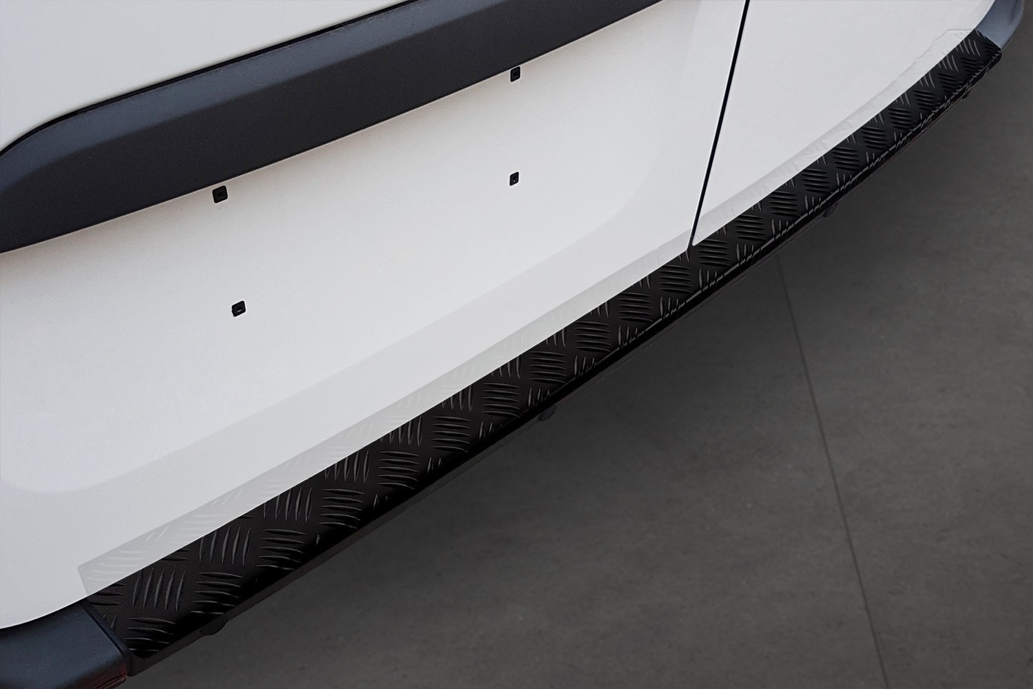 Protection de seuil de coffre convient à Mercedes-Benz Sprinter (W907 - W910) 2018-présent aluminium tôle larmée noir mat