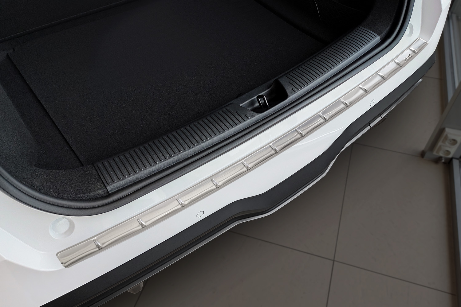 Protection de seuil de coffre MG4 EV 2022-présent 5 portes bicorps acier inox brossé