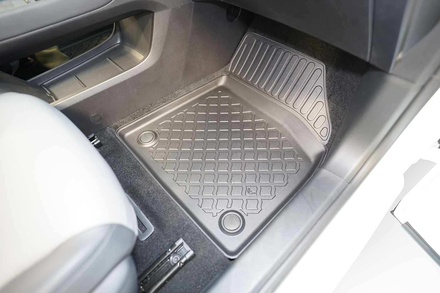 Car mats suitable for MG S5 EV 2025-present Guardliner PE/TPE rubber (MG1MGSFM-G) (3)