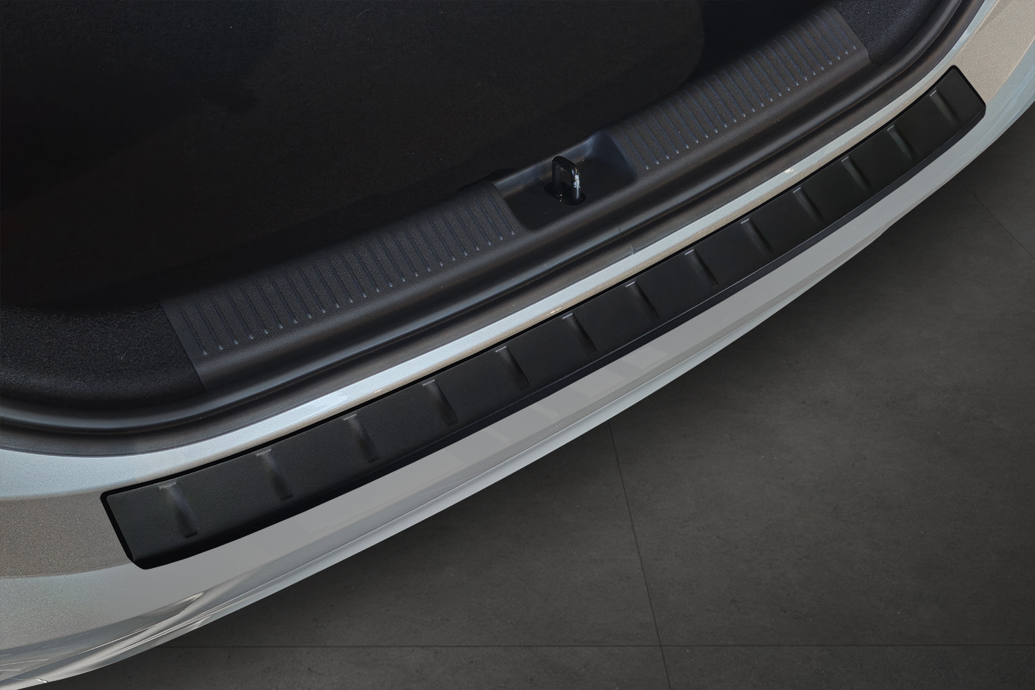 Protection de seuil de coffre convient à MG MG 3 II 2024-présent 5 portes bicorps acier inox noir mat