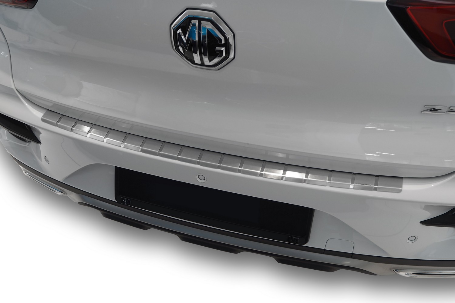 Rear bumper protector suitable for MG ZS SUV 2023-2024 stainless steel brushed (2)