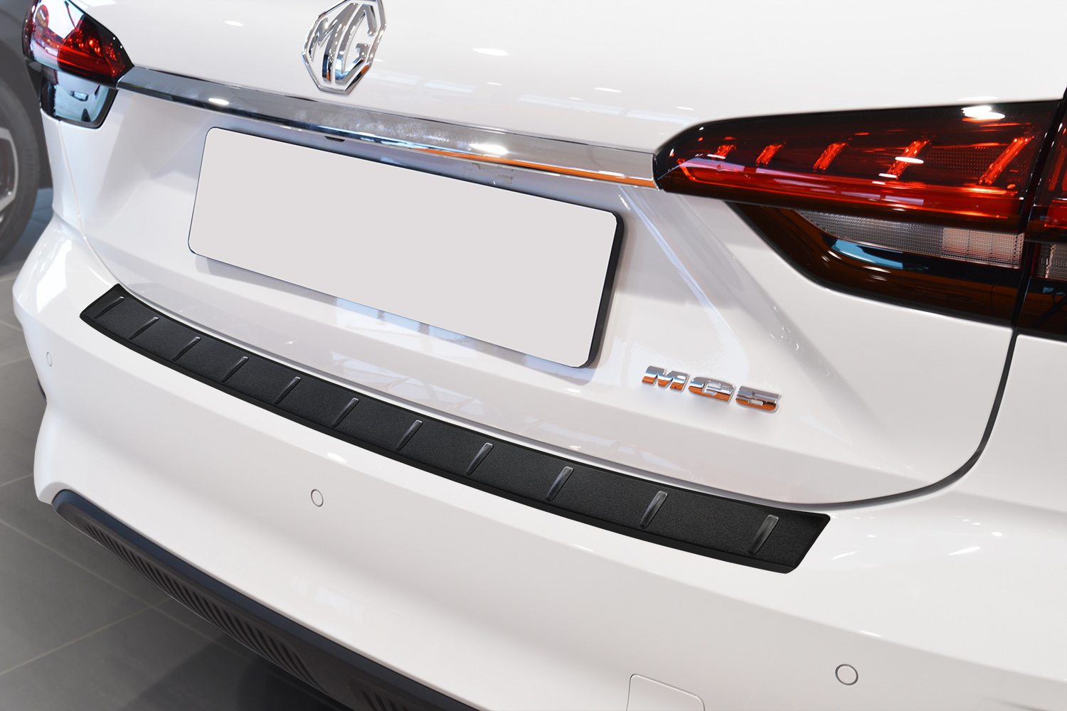 Rear bumper protector suitable for MG 5 EV 2022-present wagon stainless steel matt black