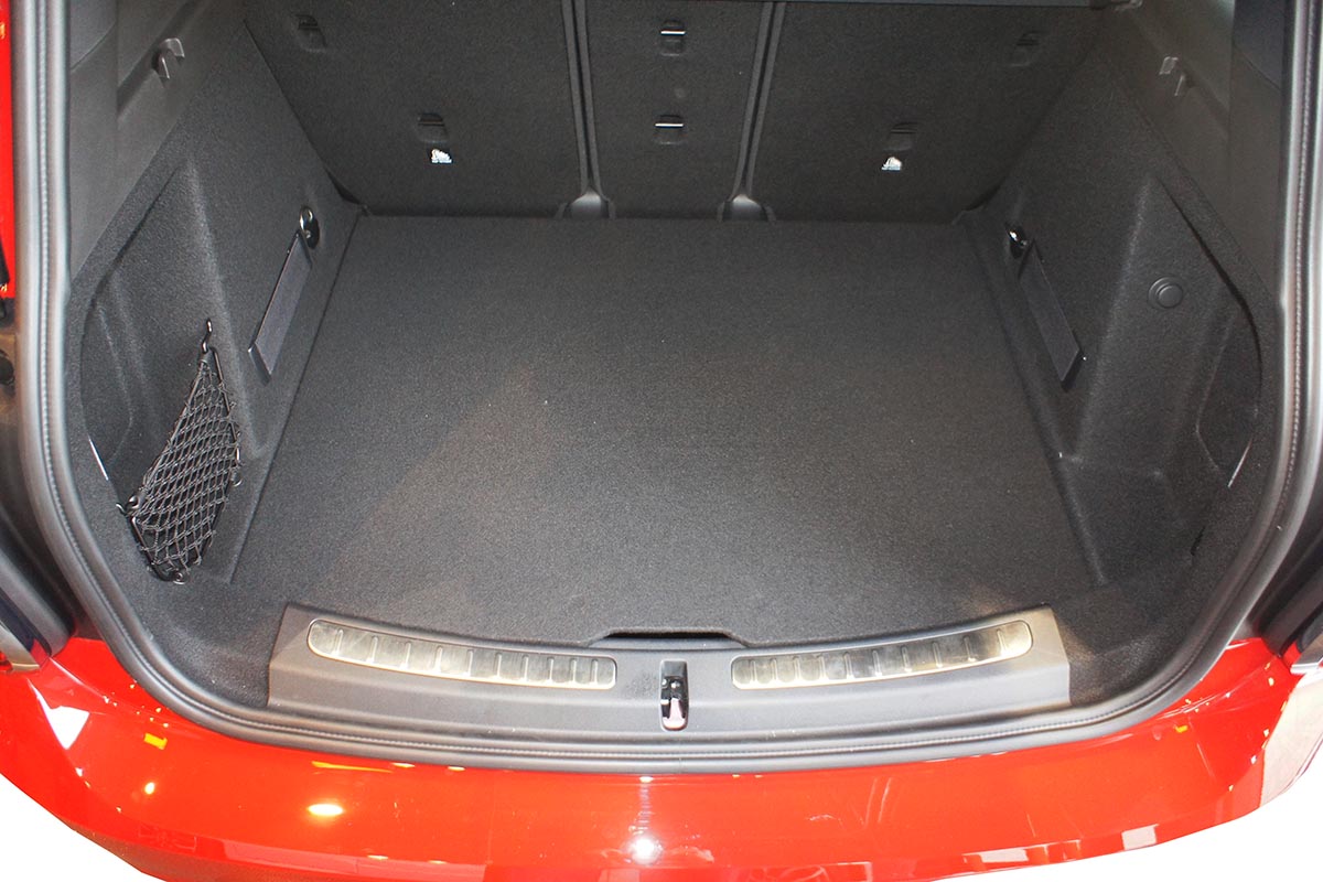 Recambo Kofferraumwanne passend für Mini Countryman F60 passgenau mit Rand BJ ab 2017- 