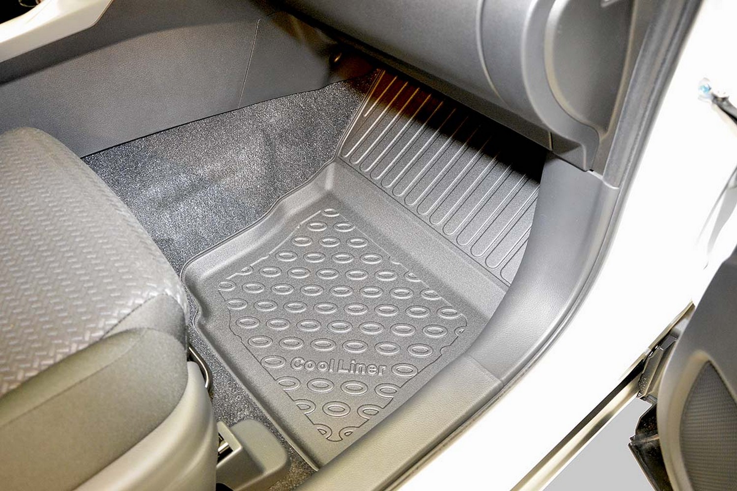 Car mats suitable for Mitsubishi Eclipse Cross 2018-present Cool Liner PE/TPE rubber (MIT1ECFM-C) (3)