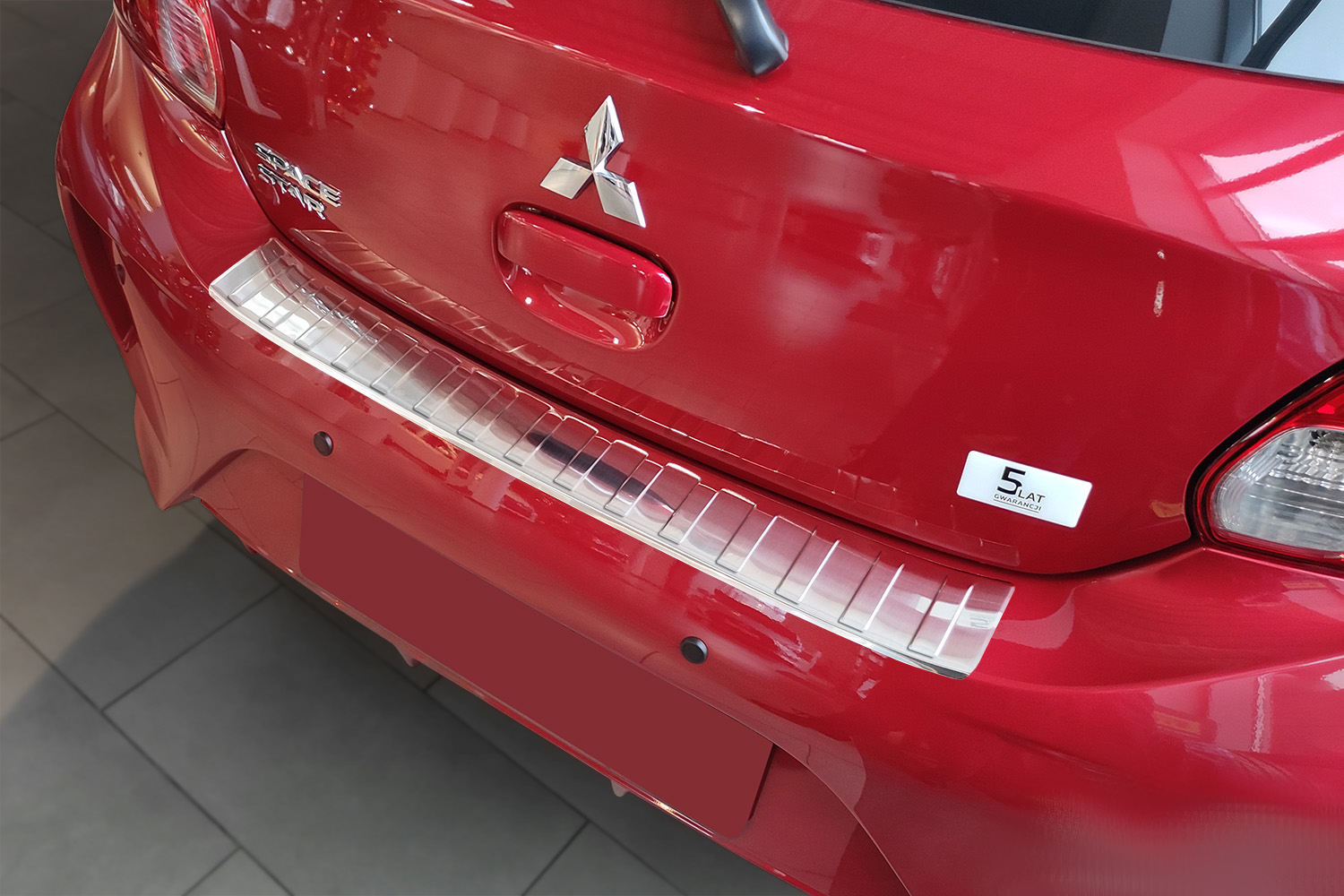 Protection de seuil de coffre convient à Mitsubishi Space Star II 2019-présent acier inox brossé