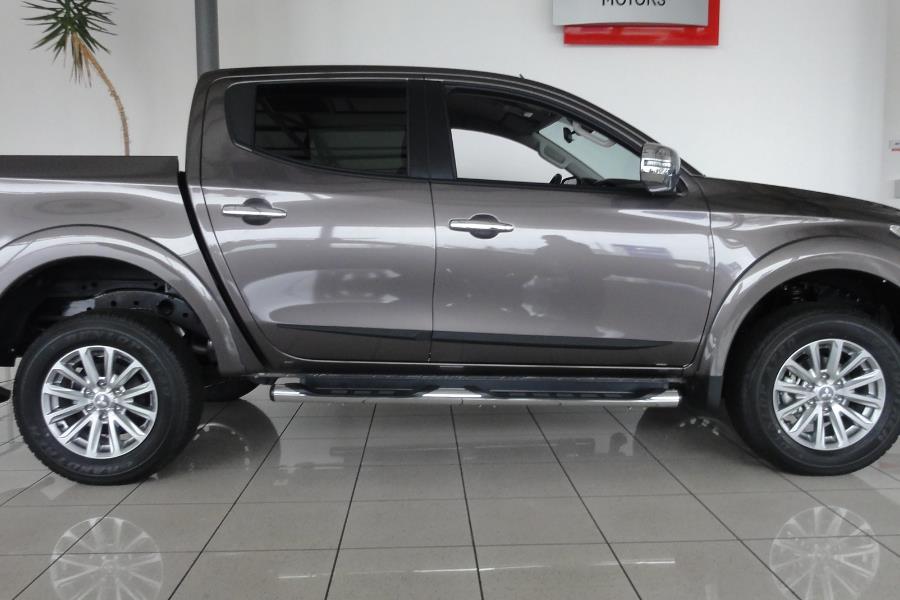 Stootstrips geschikt voor Mitsubishi L200 V 2016-2023 set zijportieren