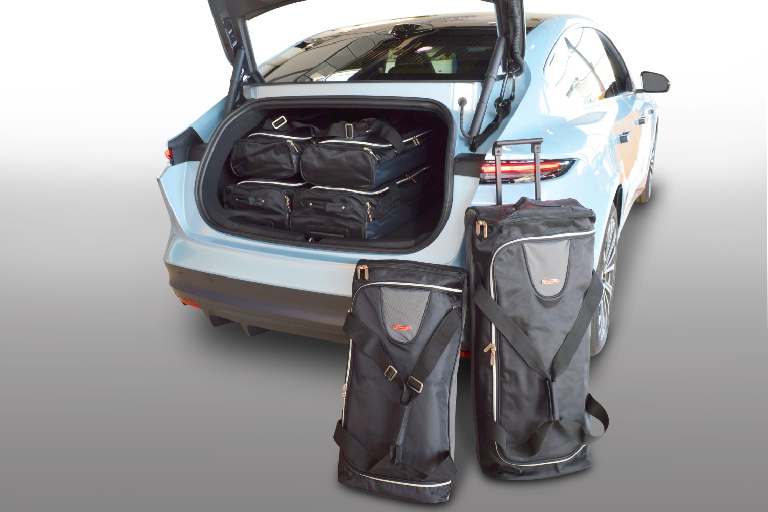 Travel bag set suitable for NIO ET5 Sedan 2022-present 4-door saloon Original