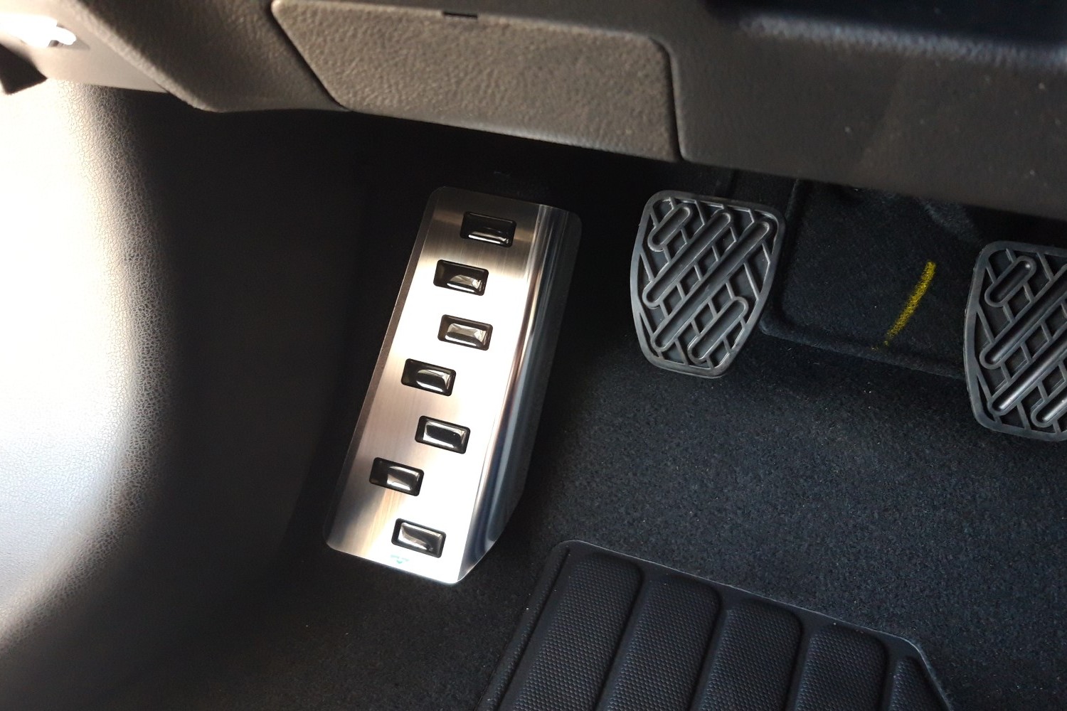 Fußstützenabdeckung passend für Nissan Juke (F15) 2010-2019 Edelstahl gebürstet