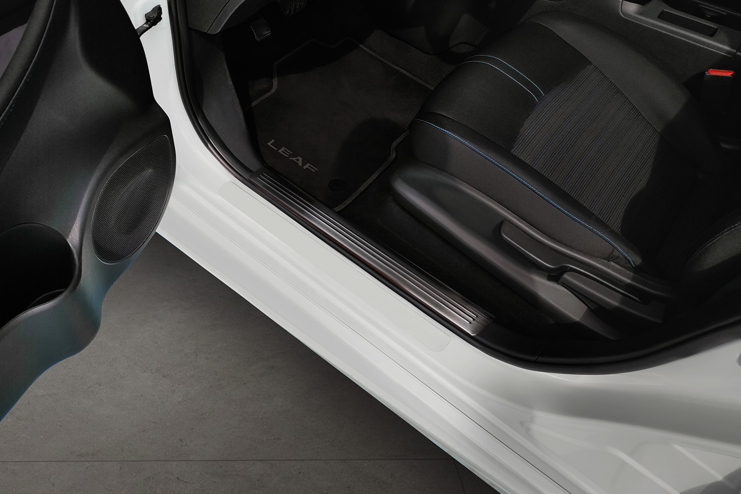 Seuils de portes intérieure convient à Nissan Leaf (ZE1) 2017-présent 5 portes bicorps acier inox brossé anthracite 4 pièces