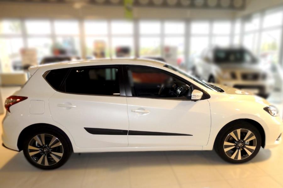 Seitenschutzleisten passend für Nissan Pulsar (C13) 2014-2018 5-Türer Schrägheck Set
