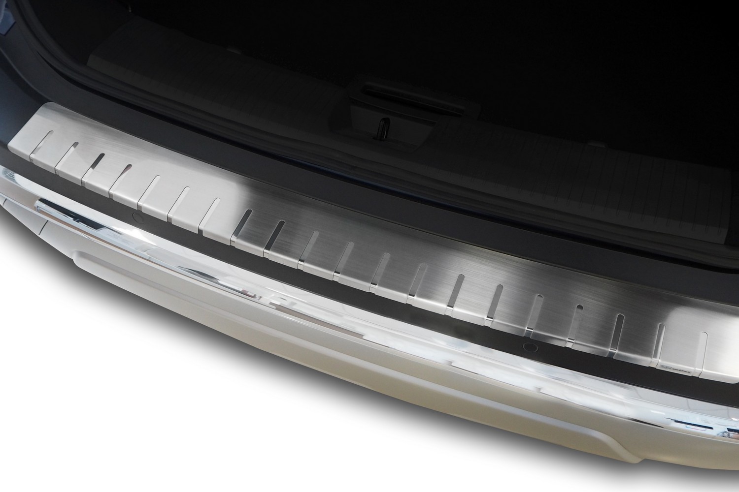 Rear bumper protector suitable for Nissan X-Trail IV (T33) 2021-present stainless steel brushed