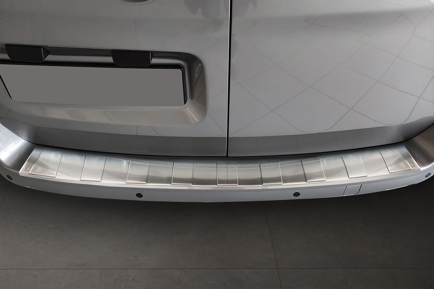 Rear bumper protector suitable for Opel Vivaro B 2014-2019 stainless steel brushed