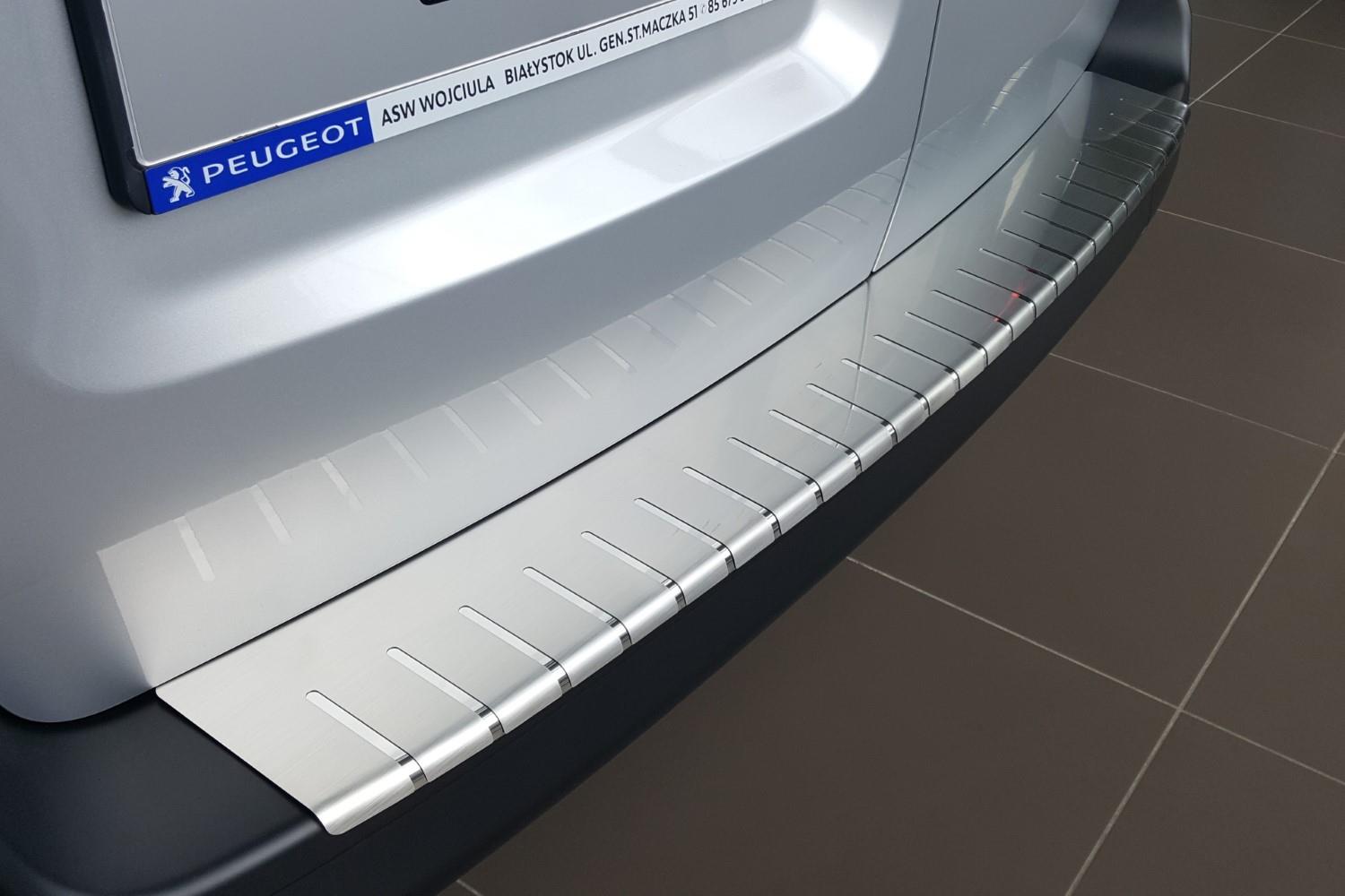 Rear bumper protector Opel Vivaro C 2019-present stainless steel (OPE11VIBA) (2)