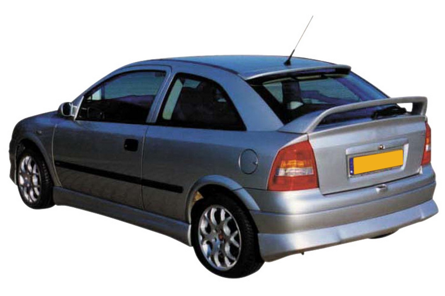 Opel Astra G] Does anyone have info on this spoiler? Apparently it should  be stock/from factory, but is it really? Was it an optional extra or is  this fitted from an OPC