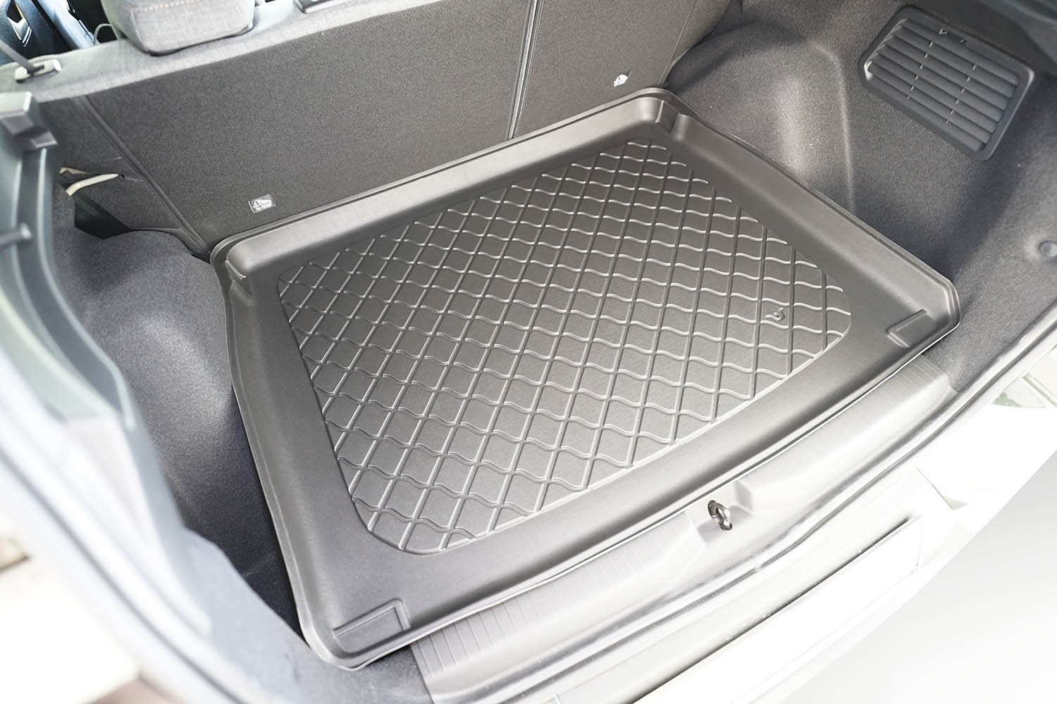 Boot mat suitable for Opel Frontera III 2024-present Guardliner anti slip PE/TPE rubber (OPE1FRTM-G) (4)