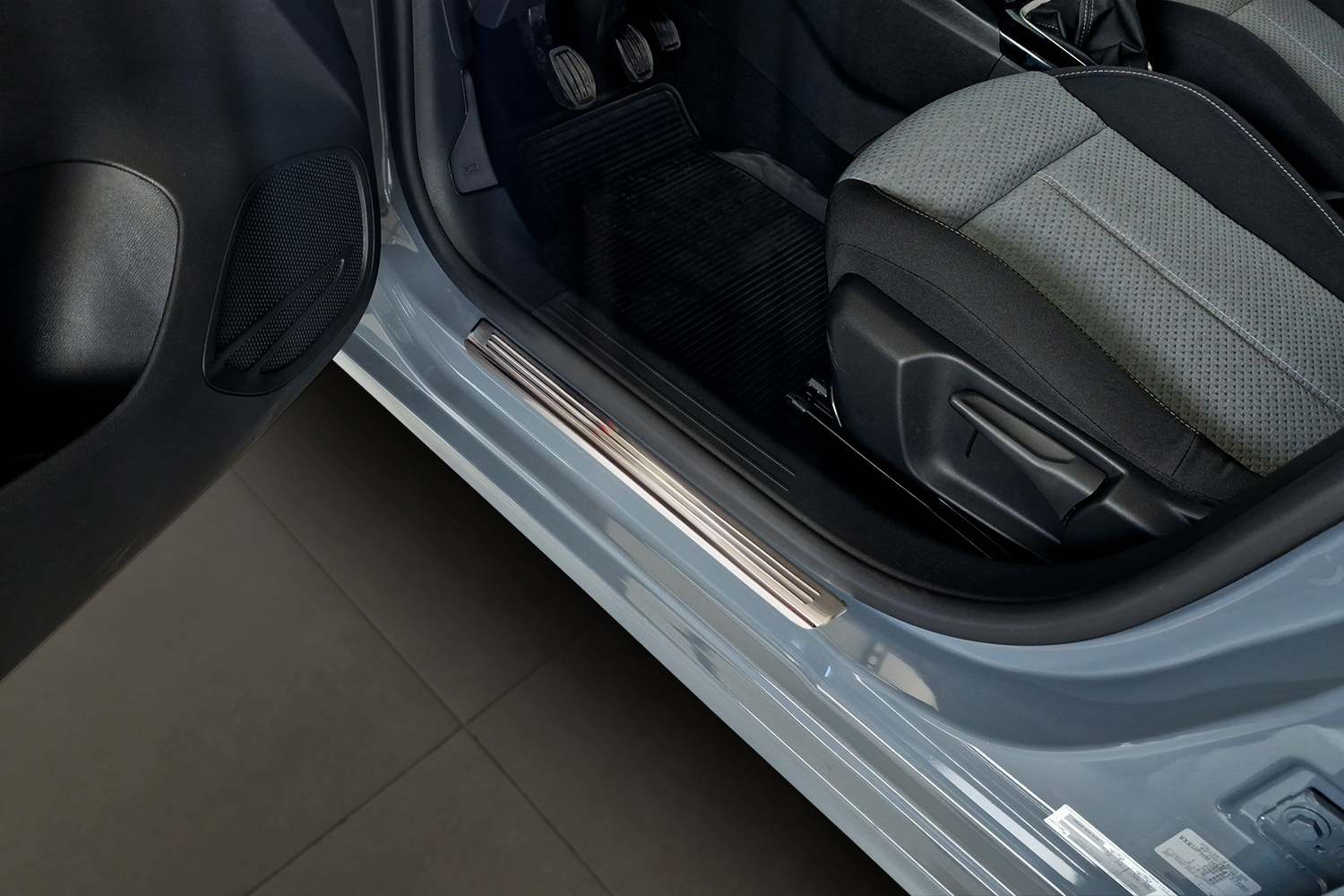 Seuils de portes convient à Opel Corsa F 2019-présent 5 portes bicorps acier inox brossé 4 pièces
