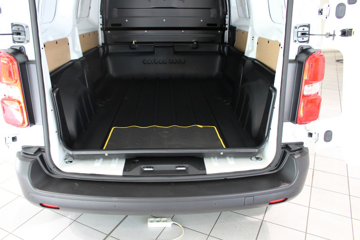 Kofferbakschaal Opel Vivaro C 2019-heden Carbox Classic hoogwandig