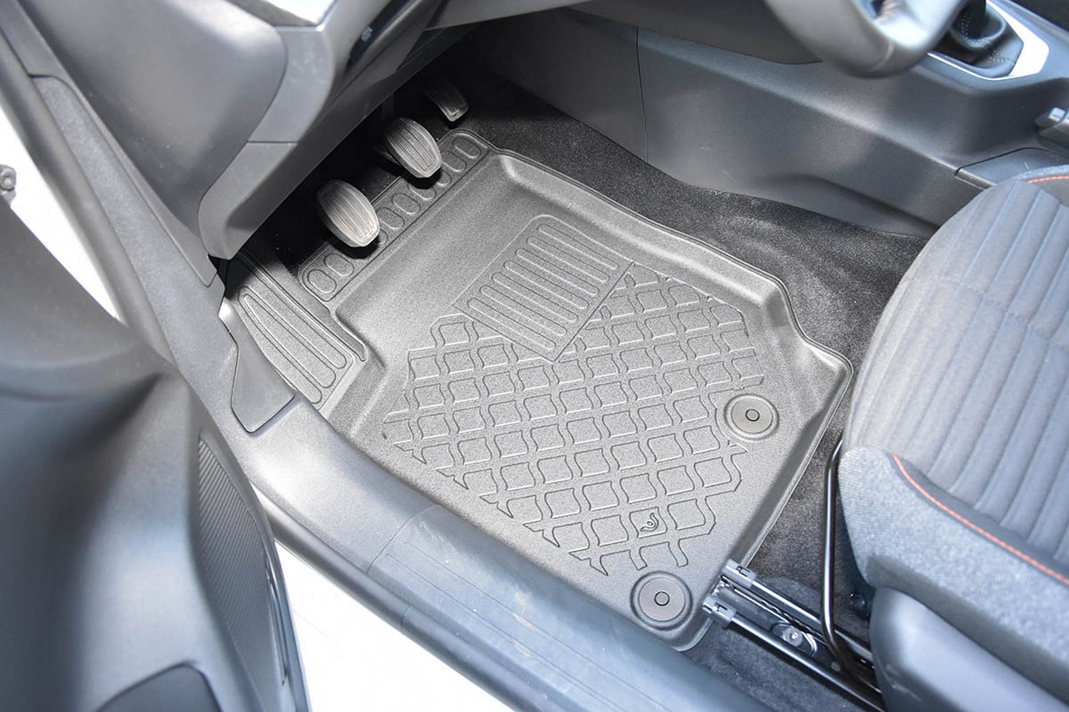 Car mats suitable for Opel Corsa F 2019-present 5-door hatchback Guardliner PE/TPE rubber (OPE3COFM-G) (2)