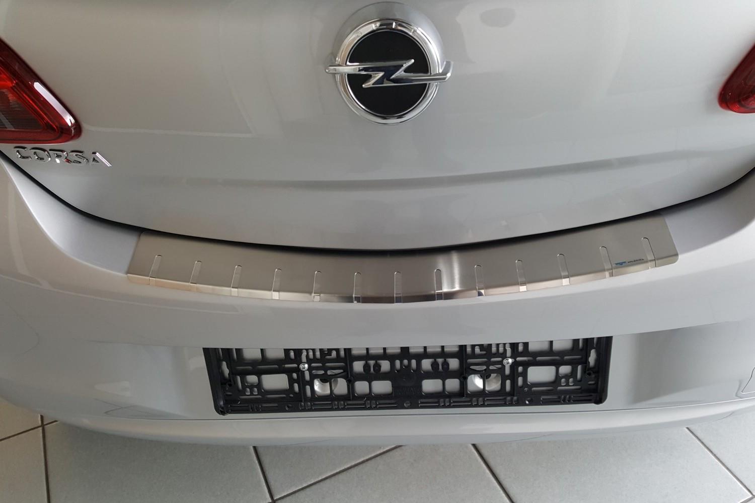Protection de seuil de coffre Opel Corsa E 2014-2019 3 & 5 portes bicorps acier inox brossé