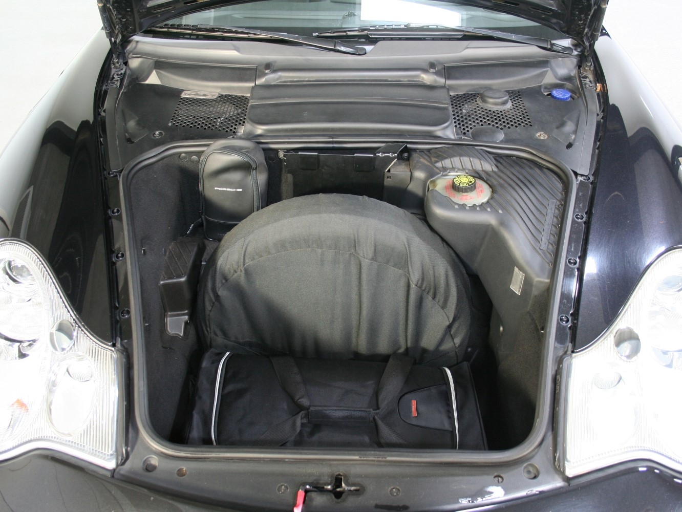 p20801s-porsche-911-type-996-97-06-car-bags-3.jpg