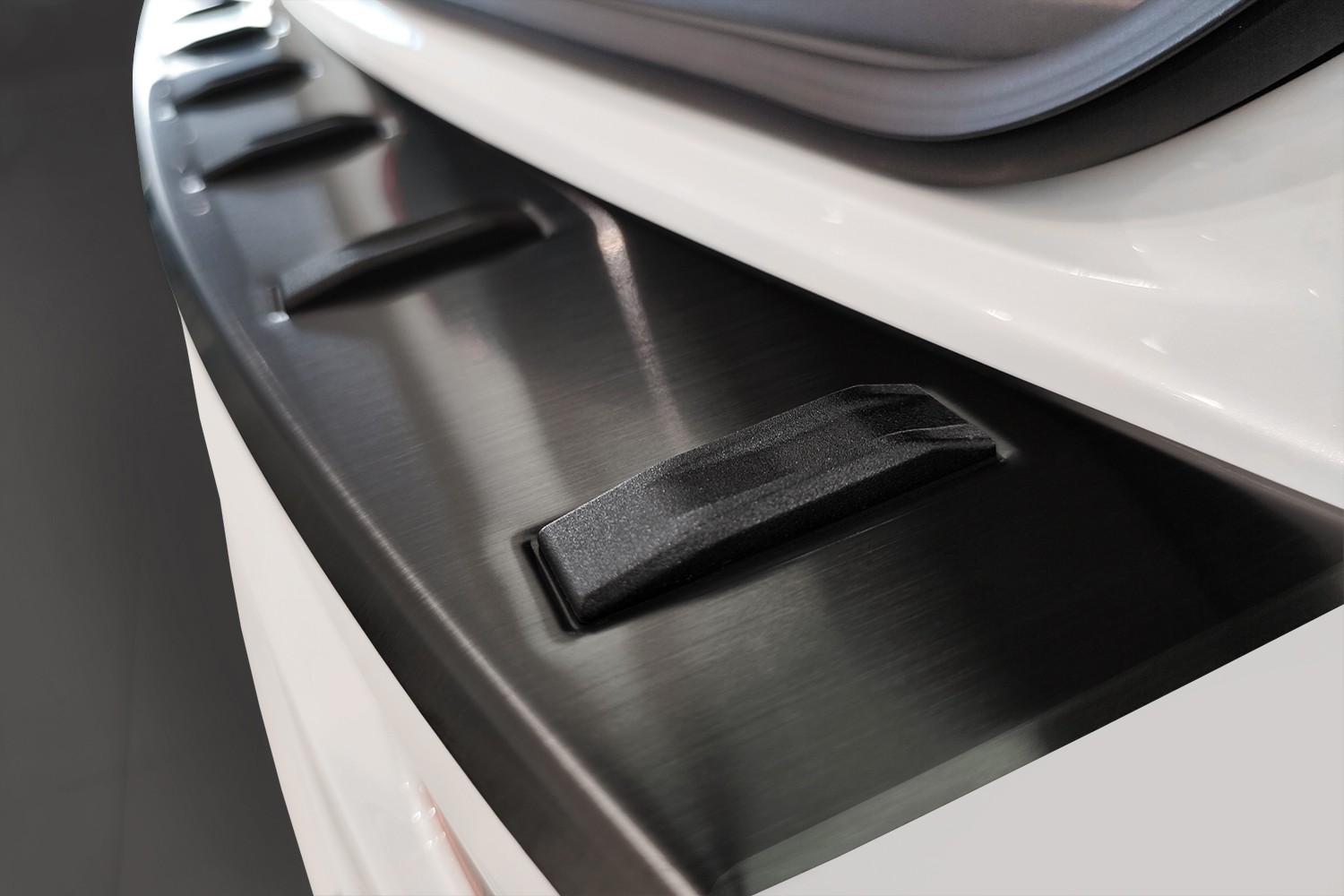 Rear bumper protector Peugeot 308 II SW 2014-2021 wagon stainless steel anthracite - Strong (5)