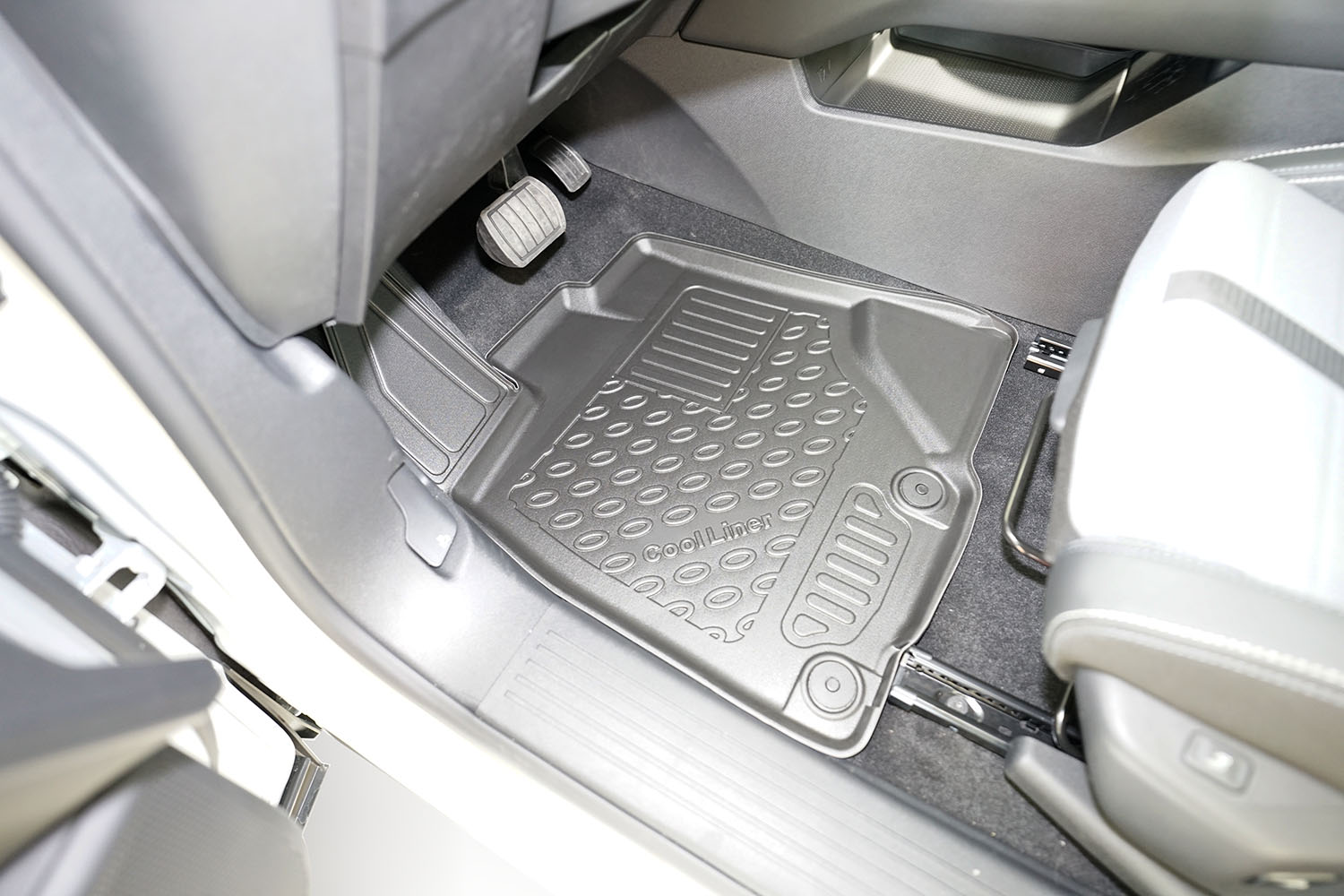 Car mats suitable for Peugeot 5008 III 2024-present Cool Liner PE/TPE rubber (PEU250FM-C) (4)