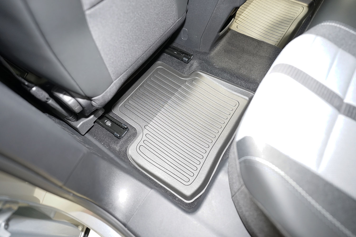 Car mats suitable for Peugeot 5008 III 2024-present Cool Liner PE/TPE rubber (PEU250FM-C) (8)