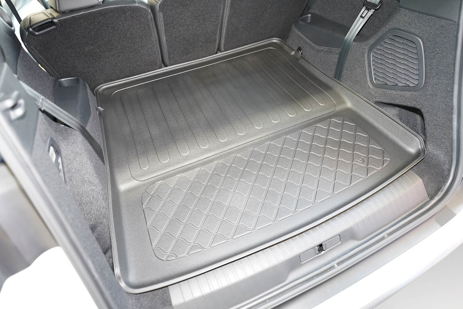 Boot mat suitable for Peugeot 5008 III 2024-present Guardliner anti slip PE/TPE rubber (PEU350TM-G) (6)